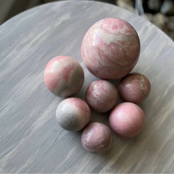 Pink opal sphere - Picture 4 of 9